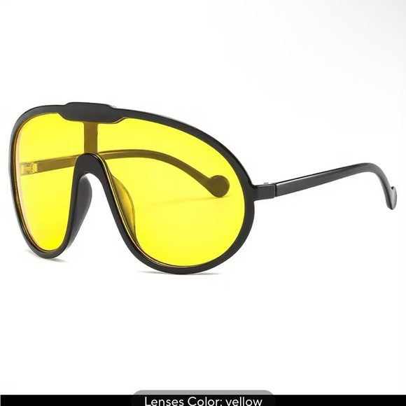 Trendy Black Sunglasses with Vibrant Yellow Lenses
0372 - Picture 1 of 1